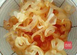 Illustration of how to make cold jellyfish and preserved eggs 7