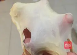 Illustration of how to make banana pizza 3