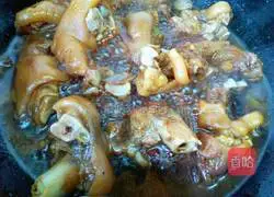 Illustration of Braised Pork Claws 9