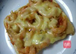 Cheese Shrimp Toast Pizza Recipe Illustration 5