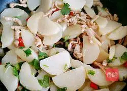 Illustration of how to make fried yam and meat 8