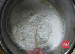 Illustration of how to make chive rolls 4