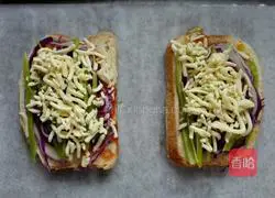 Illustration of how to make toast pizza for one person 6