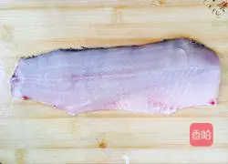 Illustration of how to make spicy fish in dry pot 1