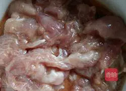 Illustration of how to make Mushu meat slices 2