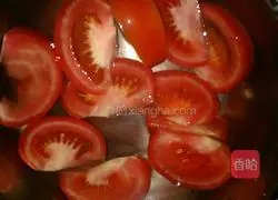 Illustration of how to make tomato and egg curry fish ball soup 2