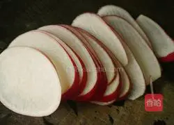 Illustration of how to make shredded radish with scallion oil 4