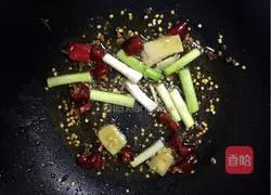 Illustration of how to make glutinous rice cake and spicy chicken 4