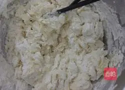 Illustration of how to make meat floss rolls 2