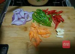 Braised beef noodles (fried version) recipe 1