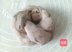 Illustration of how to make raisin garland bread (one fermentation) 11