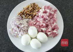 Illustration of how to make braised pork rice with mushrooms 1