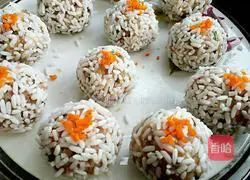 Illustration of how to make mushroom and glutinous rice pearl balls 13