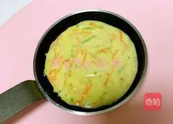 Illustration of how to make zucchini and egg pancakes 4