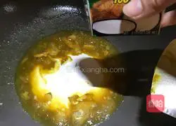Illustration of how to make curry fish eggs 7