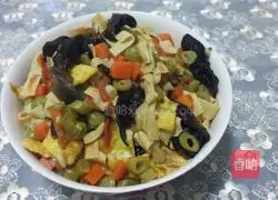Illustration of how to make braised noodles with vegetarian vegetables 6