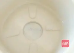 Little Bear Electric Stew Pot Series Wolfberry and Tremella Soup Recipe Illustration 3