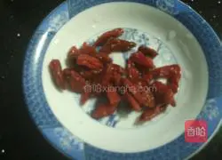 Illustration of how to make Hakka braised chicken 3