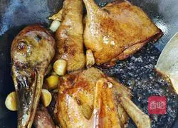 Hakka three-cup duck recipe 3