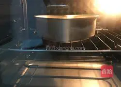 Illustration of how to make eight-inch heart-shaped chiffon cake 10