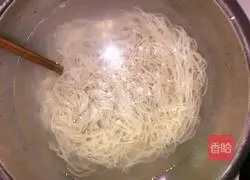 Illustration of how to make homemade noodles 4