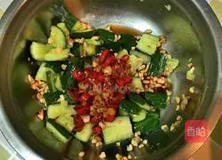 Illustration of how to make cucumbers with oil 7