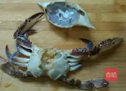Illustration of how to make fried crab with onion and ginger 1