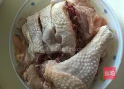 Illustration of how to make chestnut braised chicken 2