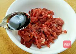 Illustration of how to make stir-fried spaghetti with black pepper and beef tenderloin 2