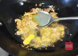 Illustration of how to make Laotan kimchi minced pork vermicelli (Sichuan style home-style version) 9