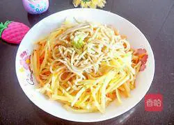 Illustration of how to stir-fry oats noodles with shredded potatoes 7