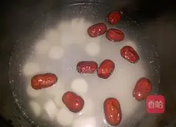 Illustration of how to make sweet-scented osmanthus and yam porridge 4