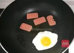 Illustration of how to make egg and ham sandwiches 3