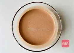 Illustration of how to make sugar-free and oil-free chocolate banana toast brown 3