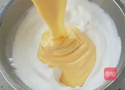 Gold Pillow Cake Recipe Illustration 18