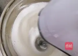 Illustration of how to make raisin cupcakes 8