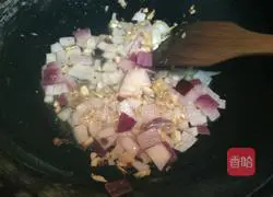 Illustration of how to make diced chicken pizza sauce 4