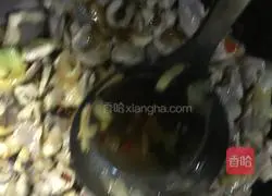 Illustration of braised chicken gizzards with duck blood 7