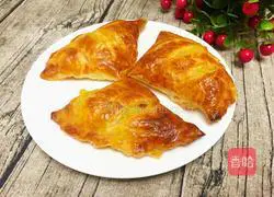 Illustration of how to make Indian flying cake pineapple pie 15