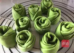 Illustration of how to make colorful vegetable steamed buns 10