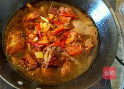 Illustration of Xinjiang's authentic secret recipe of large plate chicken 5