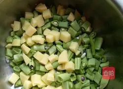 Illustration of how to make mutton noodles 4