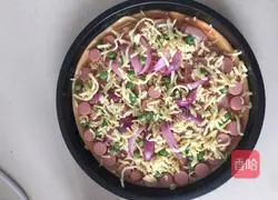 Illustration of how to make ham and bacon pizza 10