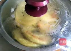 Illustration of how to make hot black sesame pancakes 7