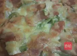 Illustration of how to make bacon pizza 8