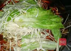 Illustration of how to make Spicy Long Zai Fish 5