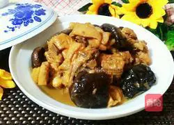 Illustration of Braised Chicken with Mushrooms and Yellow Potatoes 15