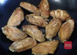 Soy Sauce Braised Chicken Wings Illustration 2