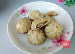 Illustration of how to make pan-fried pork buns 13