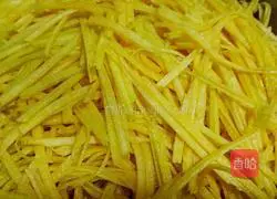 Illustration of how to make pumpkin pot stickers 2